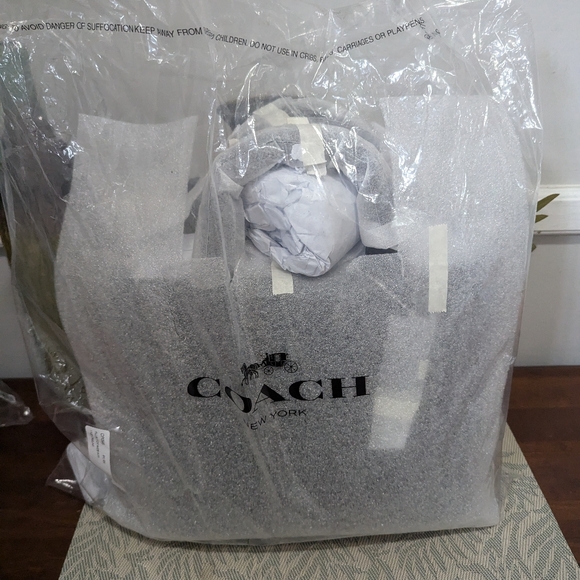 Coach pillow tote - Picture 14 of 14